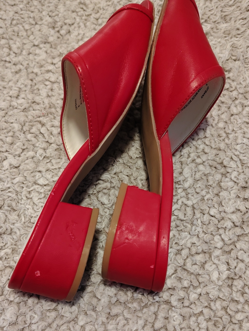 GUESS Red Open-Toe Slide Mules with Logo - Picture 3 of 4